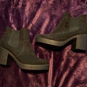 BONGO ANKLE BOOTS